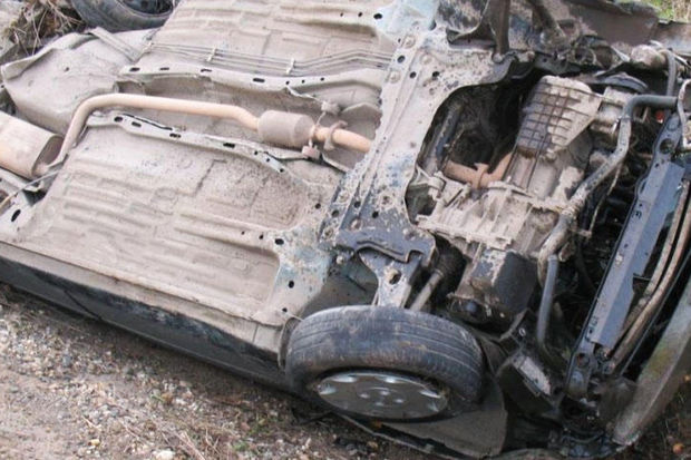 Lahıc yolunda maşın dərəyə aşıb, bir nəfər ölüb